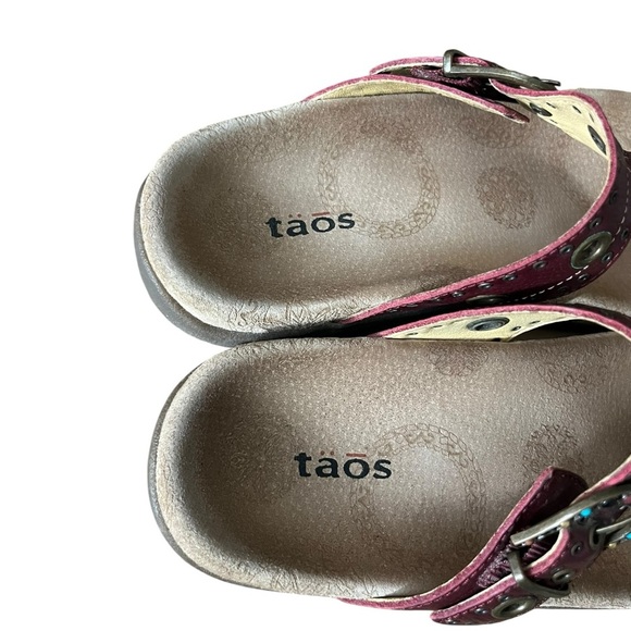 Taos Footwear Serena Size 8 Red Leather Thong Grommet Buckle Boho Comfort Sandal - Picture 7 of 11